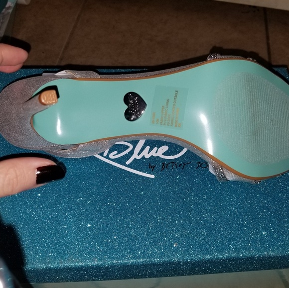 Betsy Johnson blue bottom - Picture 2 of 3